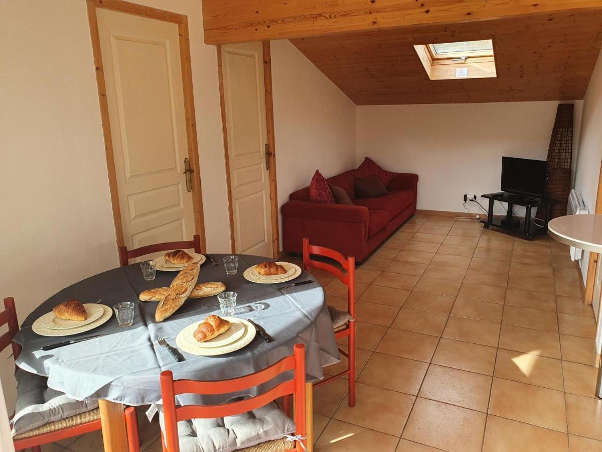 Moulin Du Pommier Glamping & Camping Saulgond Exteriör bild