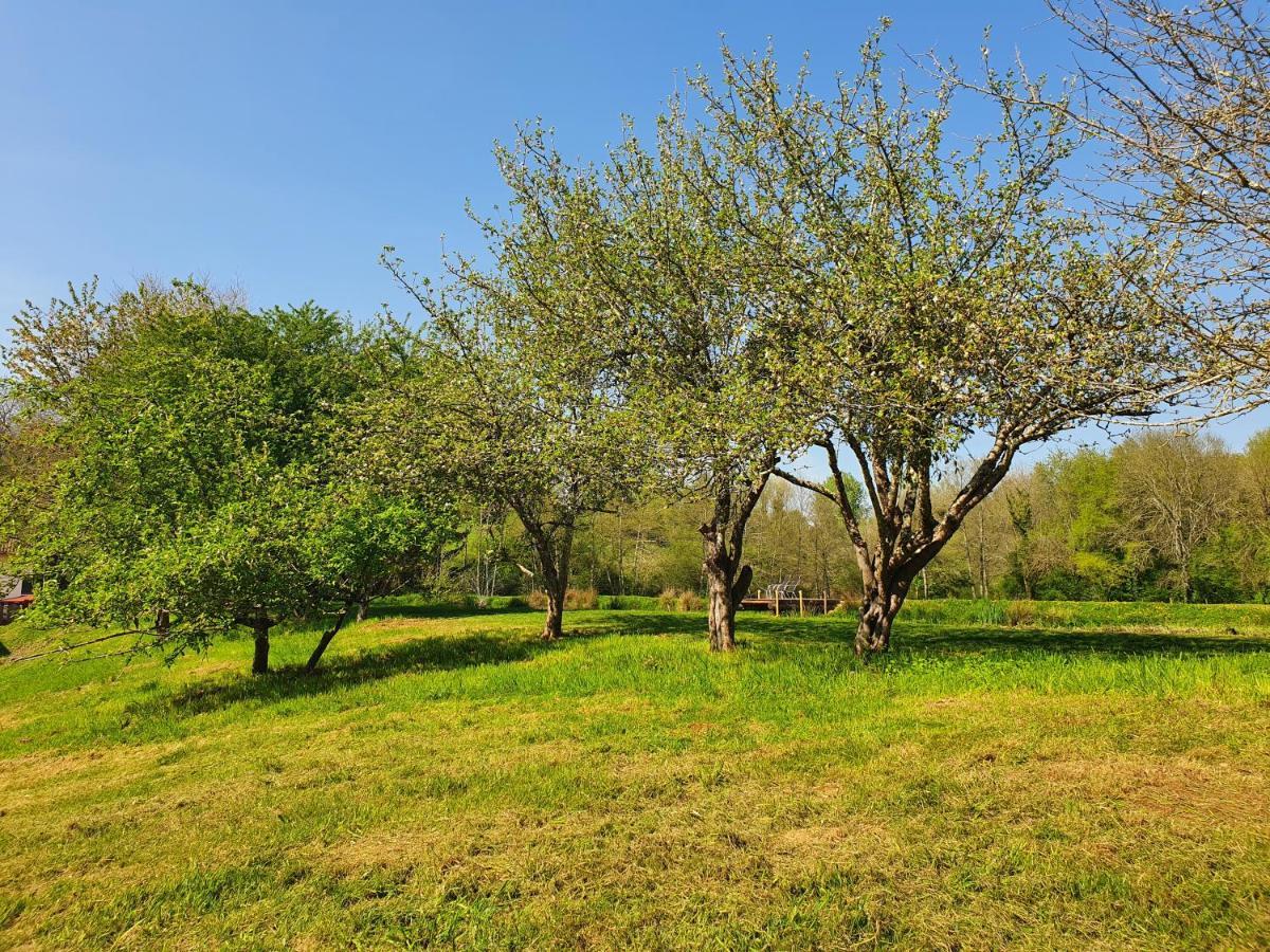 Moulin Du Pommier Glamping & Camping Saulgond Exteriör bild