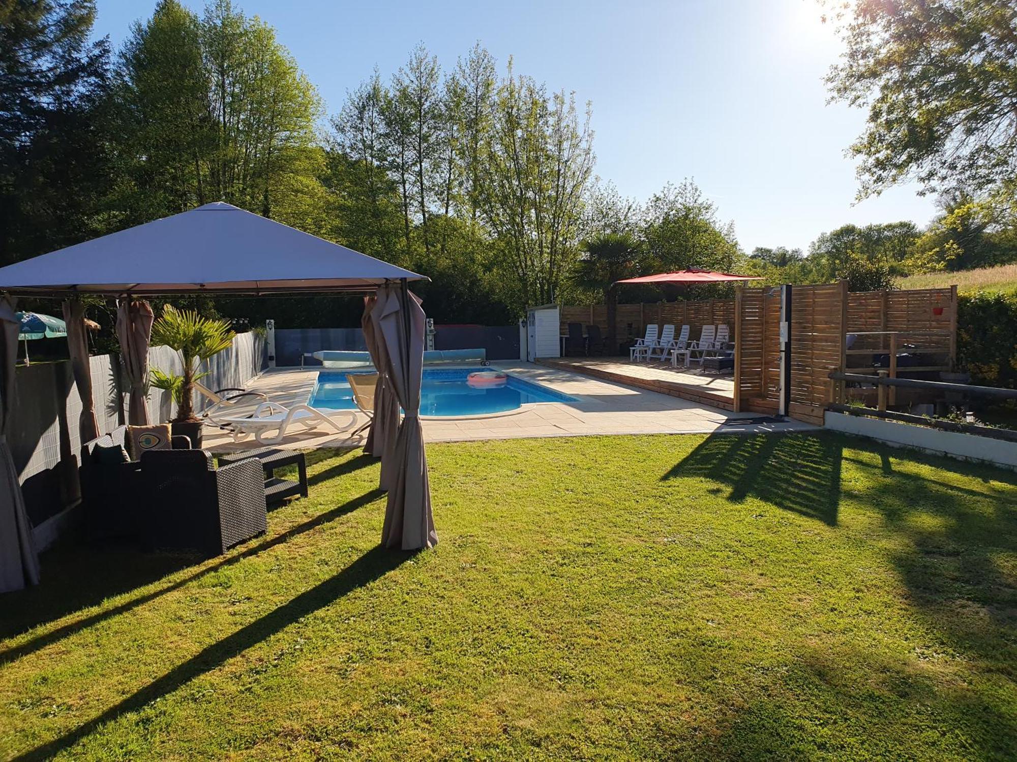 Moulin Du Pommier Glamping & Camping Saulgond Exteriör bild